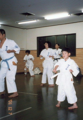 2001.12.7.sinsa.yumi-2.jpg (43101 oCg)
