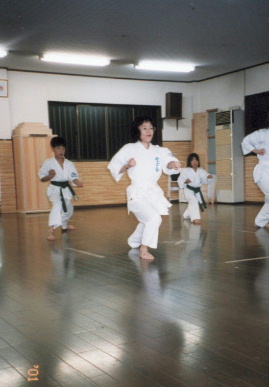 2001.12.7.sinsa.yumi-4.jpg (42630 oCg)