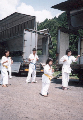 2001.8.25.-3gasshuku.JPG (53313 バイト)
