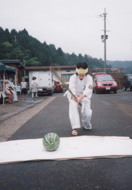 2001.8.26.-13gasshuku.JPG (41823 バイト)