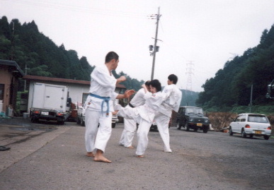 2001.8.26.-9gasshuku.JPG (45515 バイト)