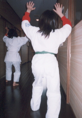 2002.2.3.karate-yumi4.jpg (38529 バイト)