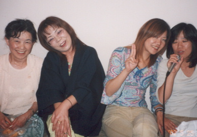 2002.5.25ryoko-yumi8.jpg (45182 oCg)