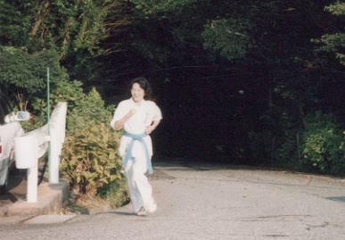 2002.8.25.gassyuku-yumi-1.JPG (55851 バイト)