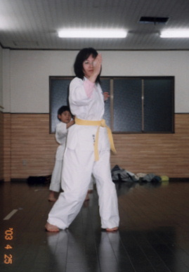 2003.4.25.shinsa.yumi-1.jpg (32108 バイト)