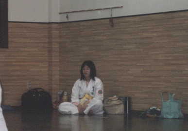 2003.4.25.shinsa.yumi-4.jpg (35560 バイト)