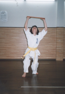 2003.5.6.karate.yumi-6.jpg (33612 バイト)