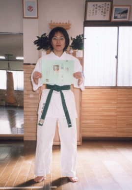 2004.1.11.karate.yumi-1.jpg (41091 バイト)