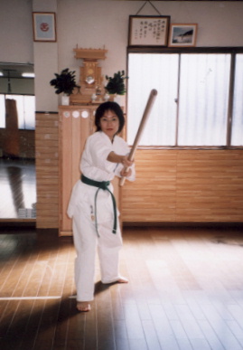 2004.1.11.karate.yumi-6.jpg (38955 バイト)
